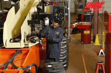 TẦM QUAN TRỌNG CỦA VIỆC KIỂM TRA VÀ BẢO TRÌ XE NÂNG ĐỊNH KỲ