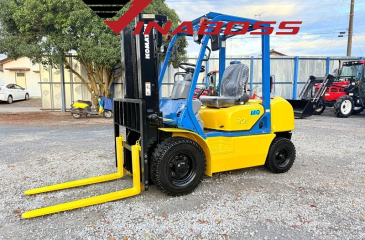 Bí kíp vận hành xe nâng gắn kẹp cho ngành giấy, không rách một cuộn nào