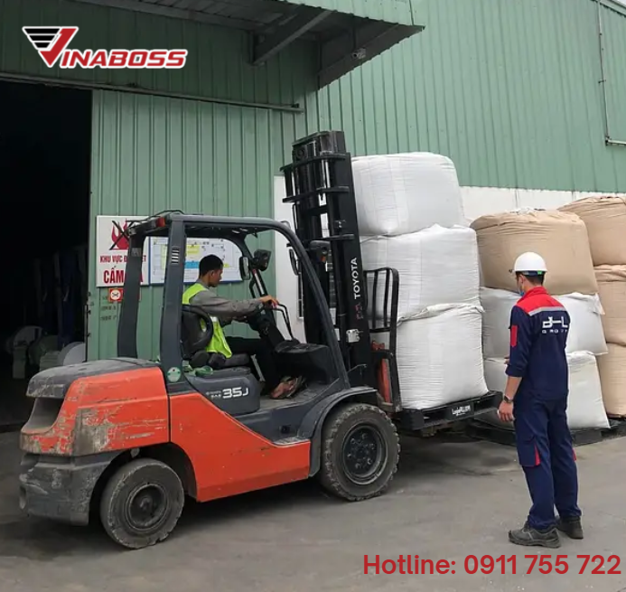 So sánh đánh giá chi phí, giá cả nâng thuê xe nâng với giá tốt