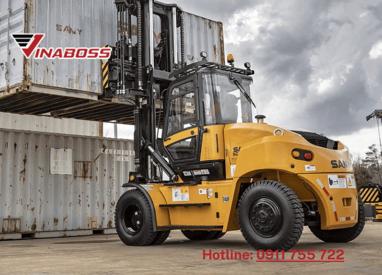 Xe nâng trọng tải lớn -  Lựa chọn số 1 cho các khu công nghiệp nặng