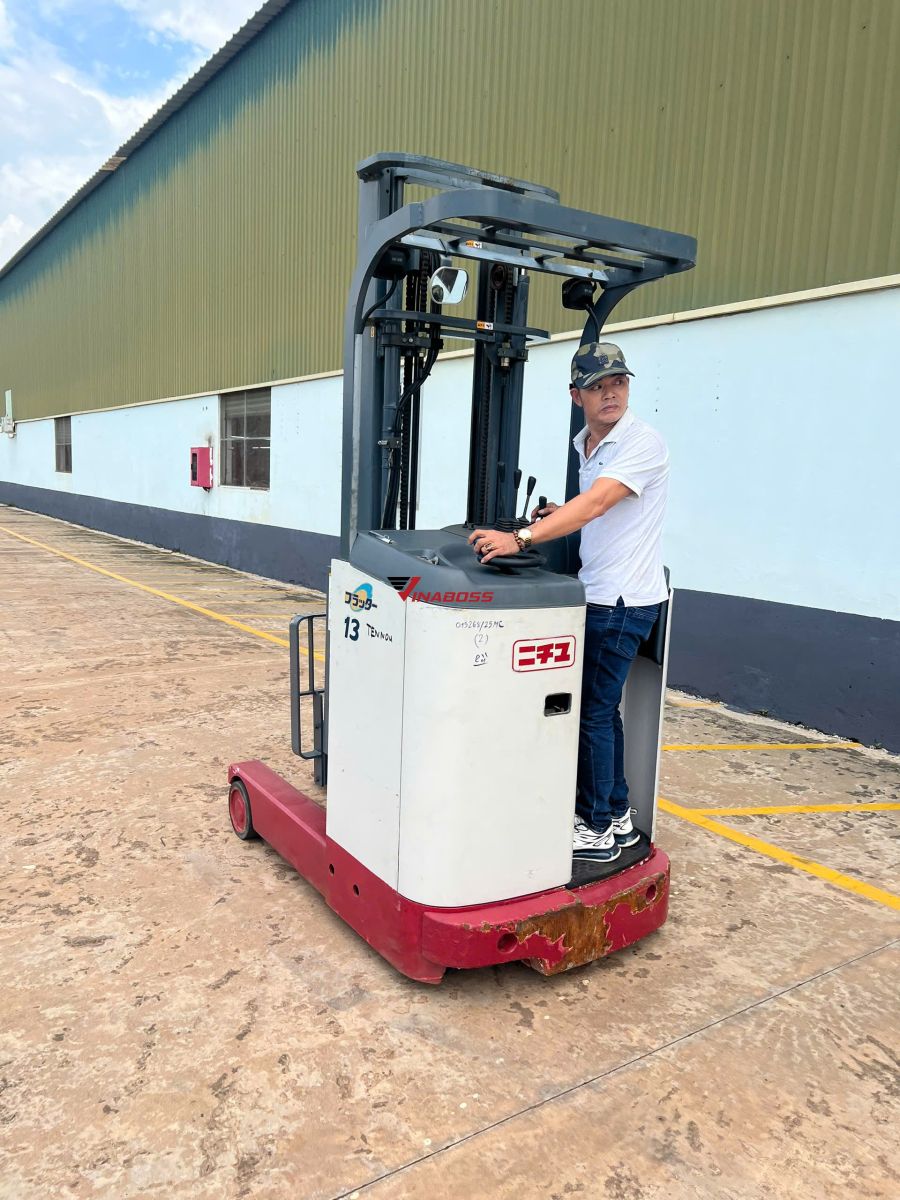 Bán Xe Nâng TPHCM: Giải Pháp Tối Ưu Cho Từng Ngành & Phân Tích Chi Phí Đầu Tư 2025 | Vinaboss✔️⭐️