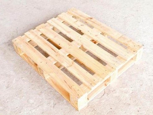 Pallet gỗ bền chắc, dễ sử dụng
